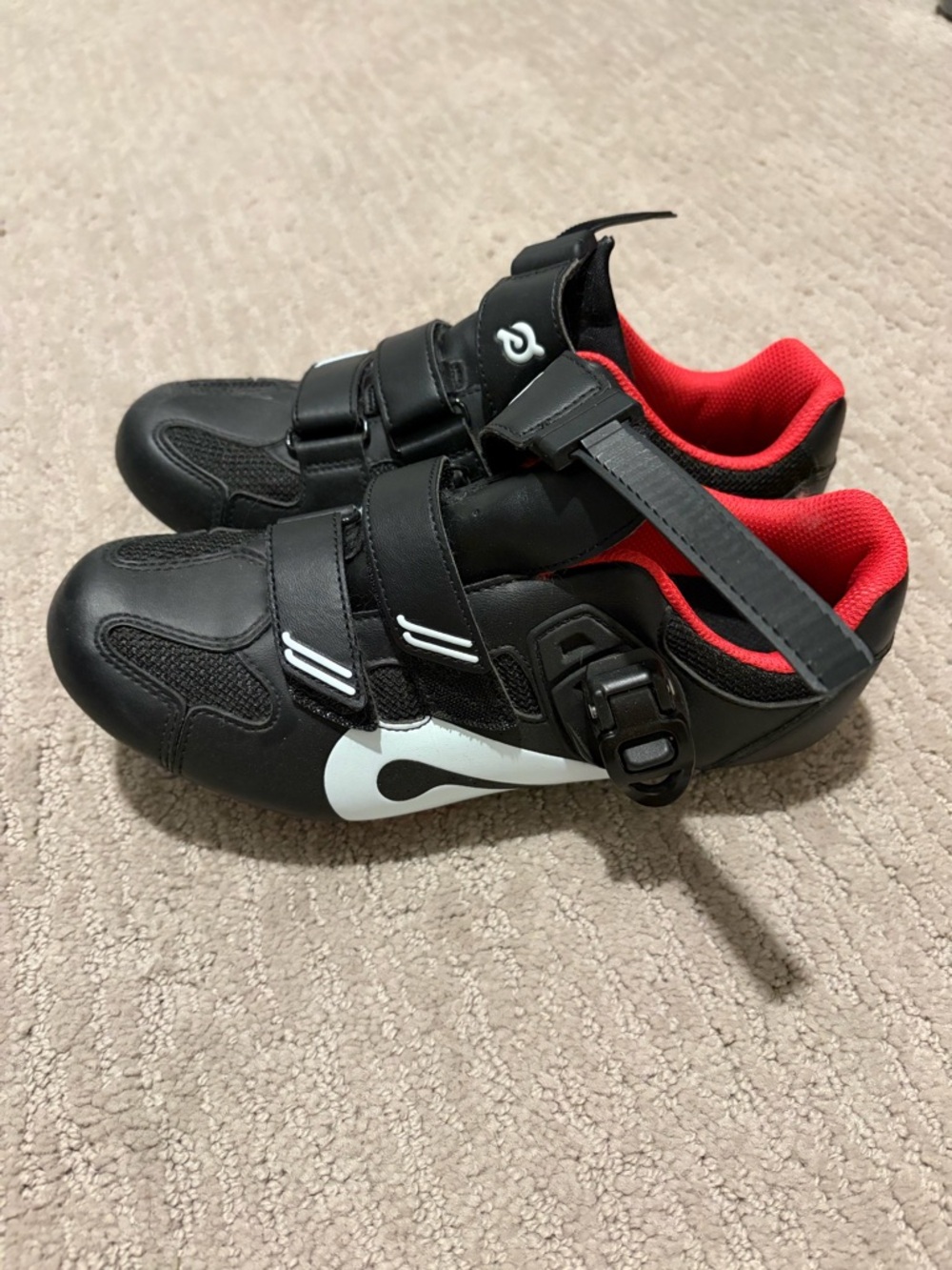 Women’s peloton cycling shoes